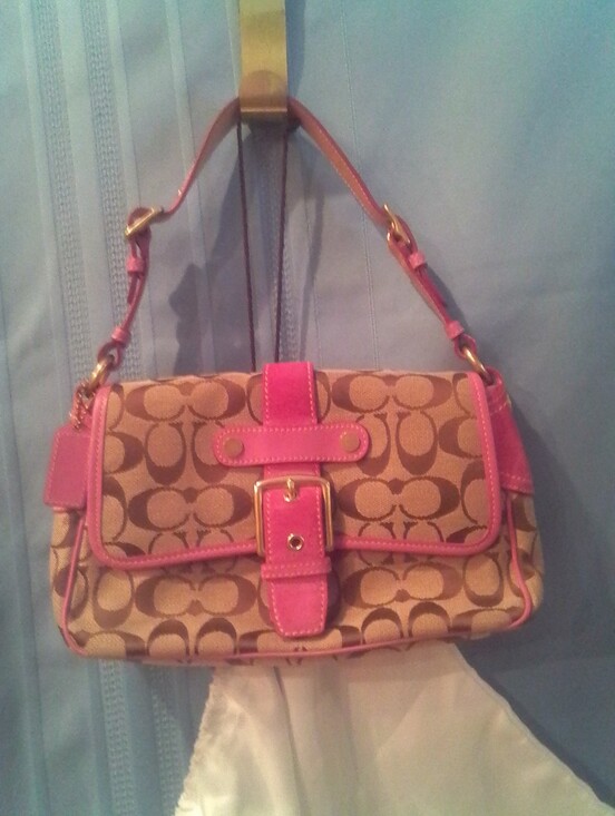 Coach Handbags - Coach Vintage Signature Soho Pink Leather & SuedeY2K Handbag